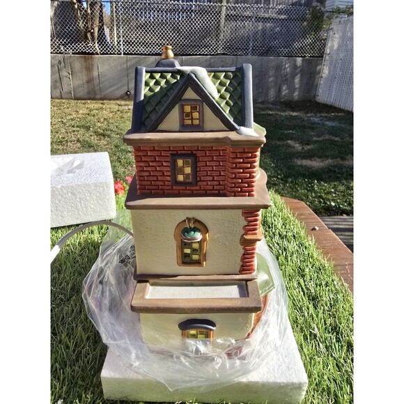 Vtg Town Square Collectibles WOODSIDE WATCH MAKER Christmas Village New In Box - Picture 7 of 10